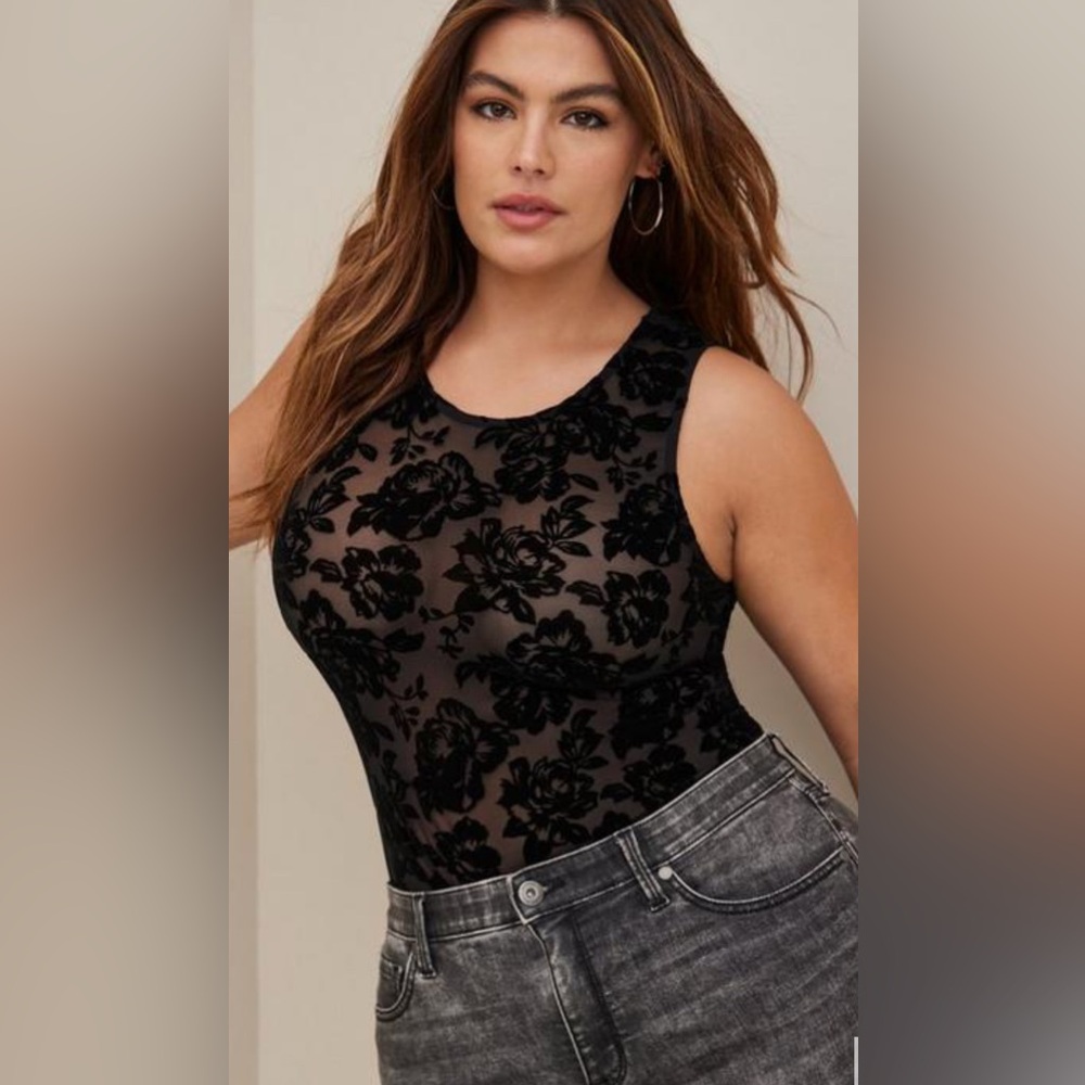 NWT Torrid Black Flocked Mesh Bodysuit size 1/1X (14-16) but runs small